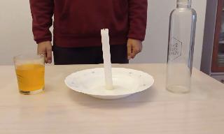 Es presenta un experiment de ciències físiques per a l'alumnat de prim&agrav
